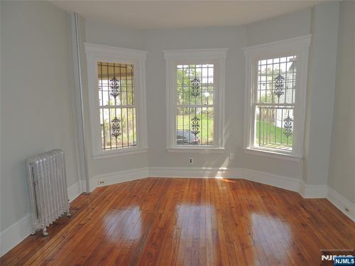 54 N 5th St, Newark, NJ, 07107-2906 | Card Image