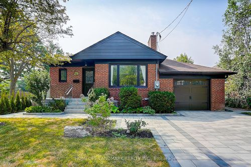 305 Connaught Ave, North York, ON, M2R2M1 | Card Image