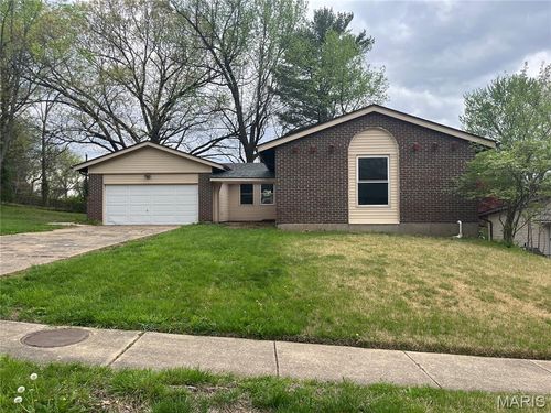 4484 Miletus Dr, Florissant, MO, 63033-6823 | Card Image