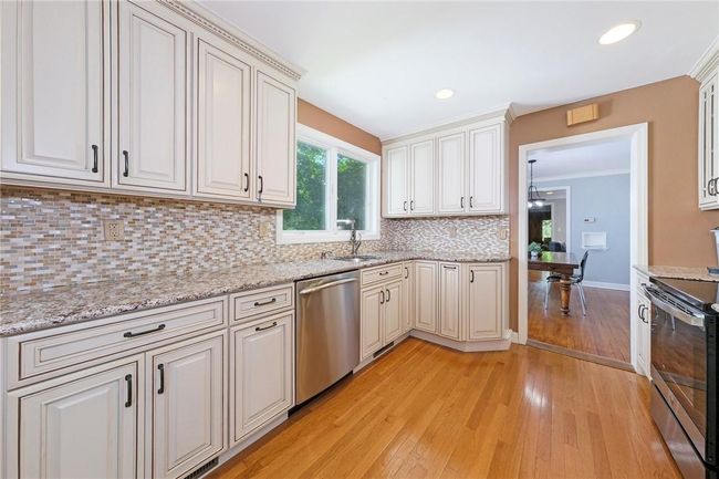 35 Winthrop Rd, House other with 3 bedrooms, 2 bathrooms and 1 parking in Chappaqua NY | Image 8