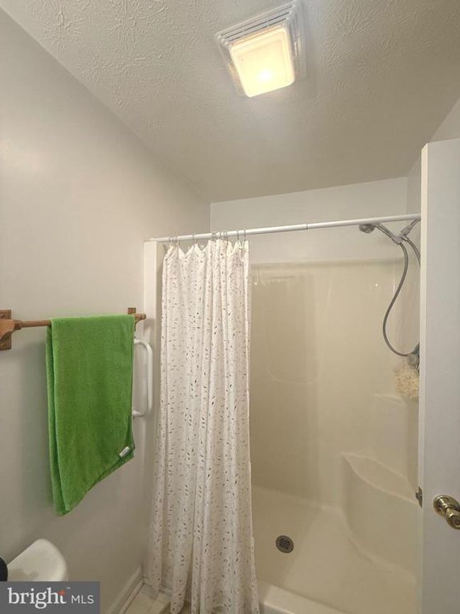 195 Burdette Dr, House other with 3 bedrooms, 3 bathrooms and null parking in MARTINSBURG WV | Image 14