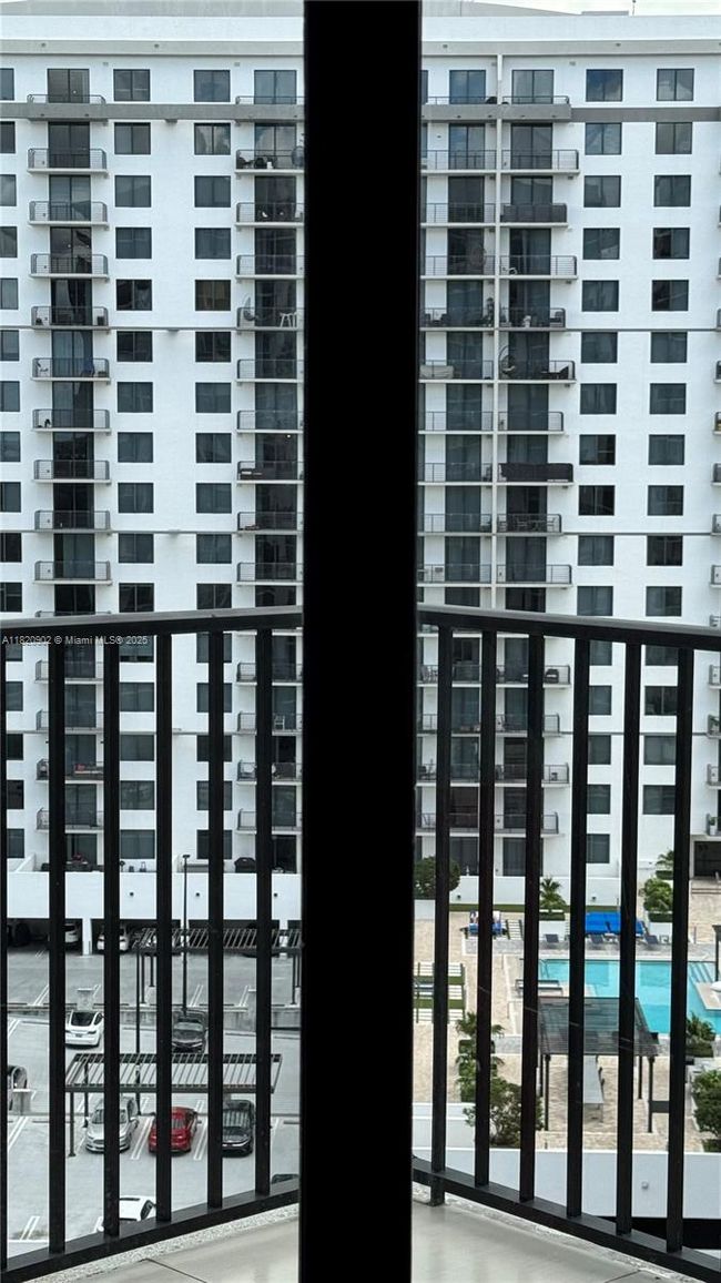 APT-1203 - 5252 Nw 85 Th Ave, Condo with 2 bedrooms, 2 bathrooms and null parking in Doral FL | Image 15