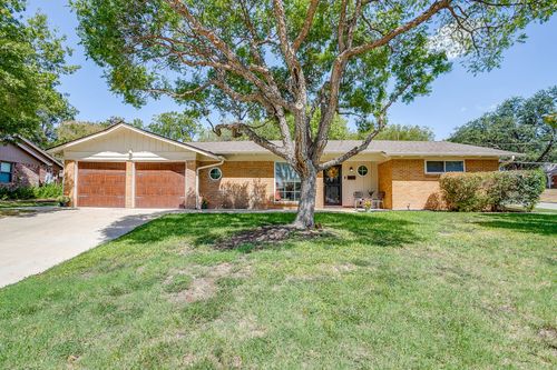 4413 Angus Dr, Fort Worth, TX, 76116-8015 | Card Image