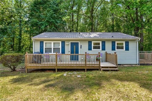 942 Marlboro St, High Point, NC, 27260-6130 | Card Image