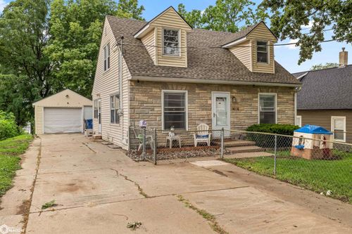 1416 Clinton Ave, Des Moines, IA, 50313-3039 | Card Image