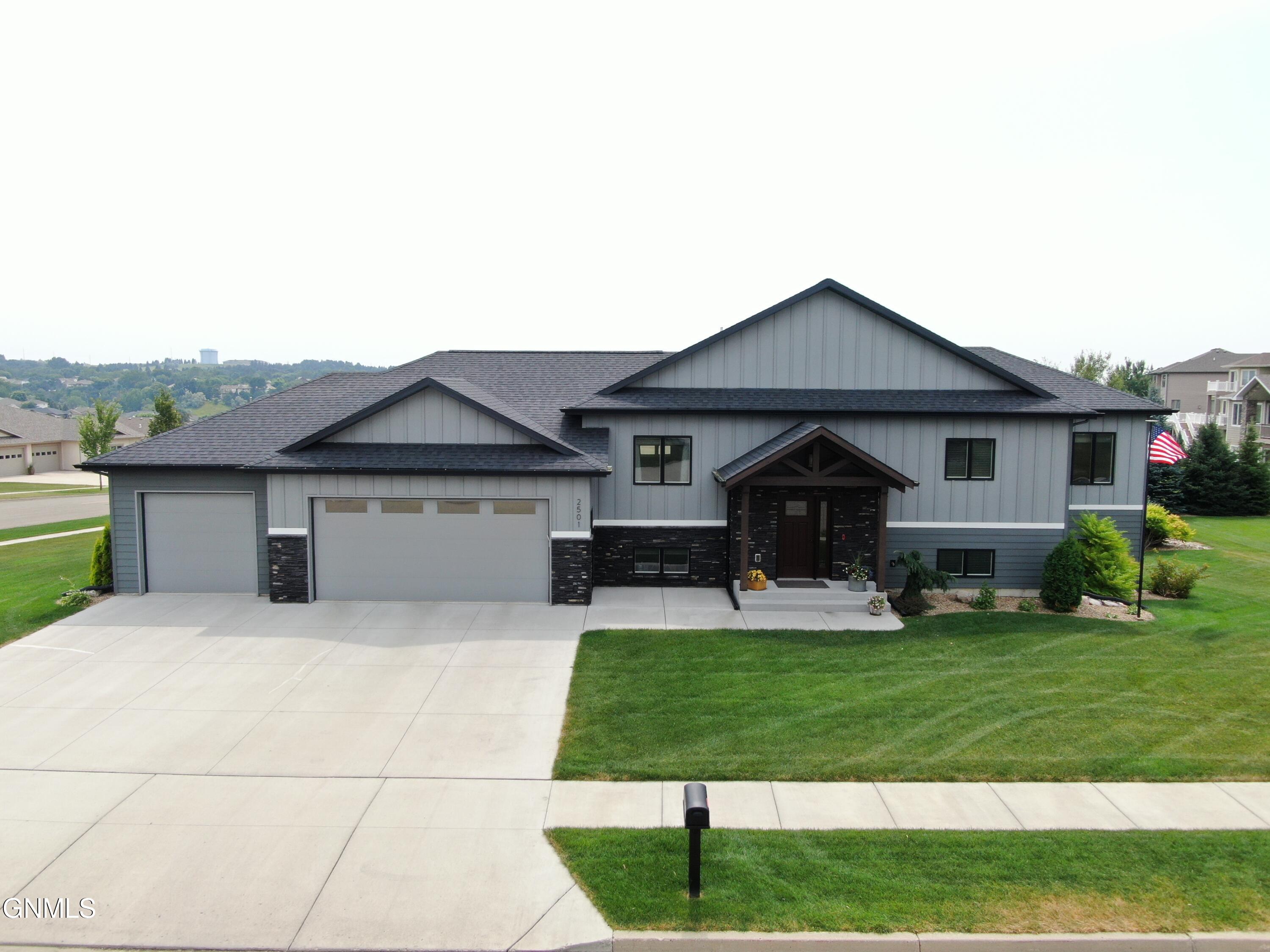 Del Rio Dr, Bismarck, ND 58503