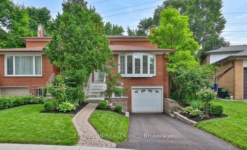 23 Reiber Cres, North York, ON, M2H1C3 | Card Image