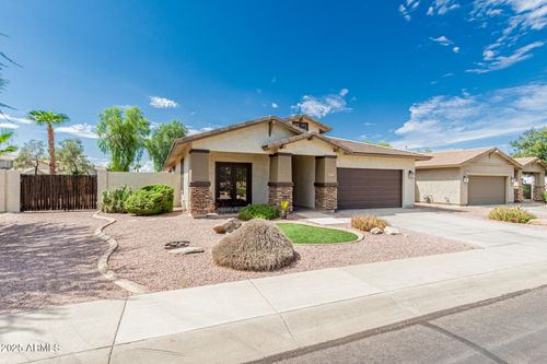 7048 S View Ln, Gilbert, AZ, 85298-9168 | Card Image