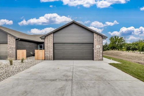 3321 E Thunder St, Wichita, KS, 67220-2455 | Card Image