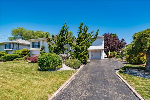36 Elaine Drive, Hempstead, NY, 11572 | Card Image