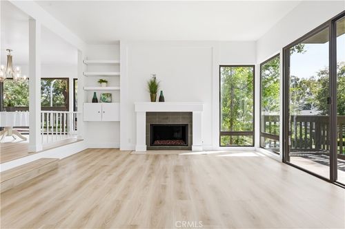 3 Montanas Este, Irvine, CA, 92612-2607 | Card Image