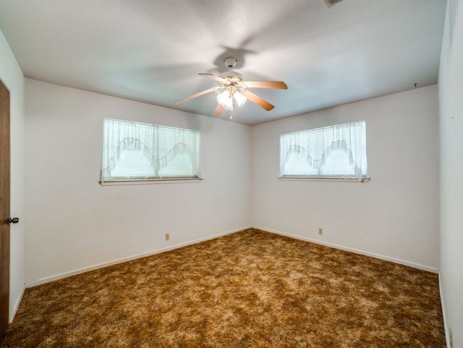 235 Wedgewood Ln, Home with 2 bedrooms, 2 bathrooms and 2 parking in Kerrville TX | Image 18