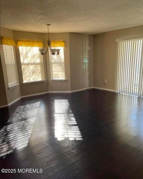 195 Tulip Ln, Freehold, NJ, 07728-4100 | Card Image