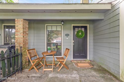 437 Mary St, Broussard, LA, 70518-4700 | Card Image