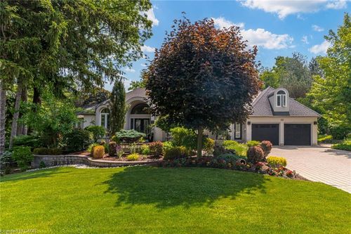 34 Harrington Pl, Ancaster, ON, L9G4Z2 | Card Image