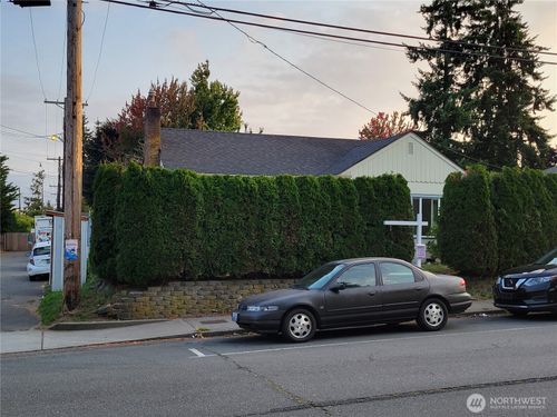 2010 10th St, Everett, WA, 98201-1532 | Card Image