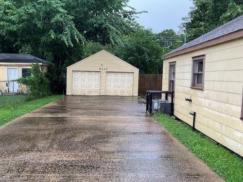 2113 3rd Ave N, Texas City, TX, 77590-7213 | Card Image
