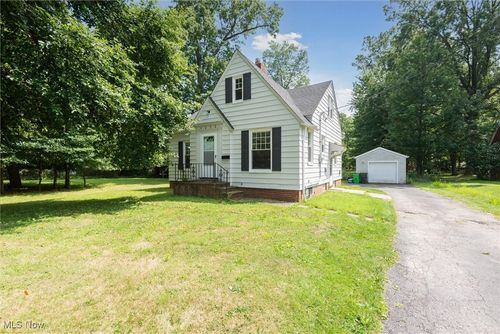 4258 Bluestone Rd, South Euclid, OH, 44121-3428 | Card Image