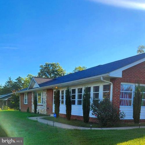 8 Fairfax Cir, FREDERICKSBURG, VA, 22405-2917 | Card Image
