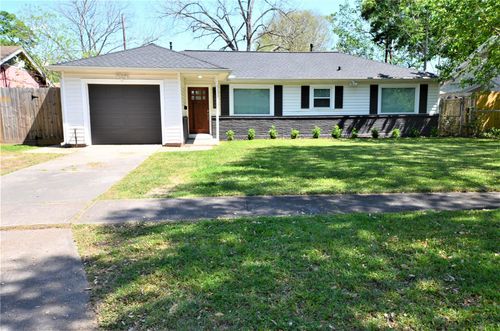 1906 Coulcrest Dr, Houston, TX, 77055-1410 | Card Image