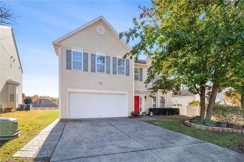 2755 Amesbury Rd, Winston Salem, NC, 27103-6752 | Card Image