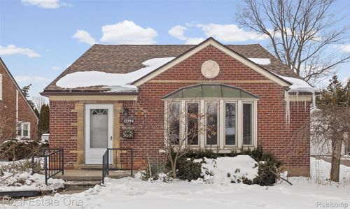 13344 Hart Ave, Huntington Woods, MI, 48070-1013 | Card Image
