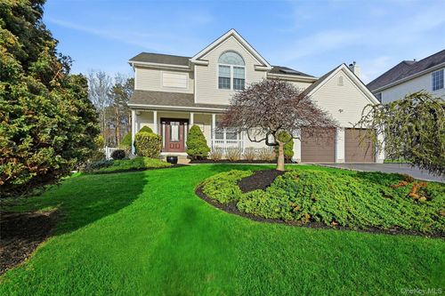 57 Beechwood Dr, Manorville, NY, 11949-2959 | Card Image