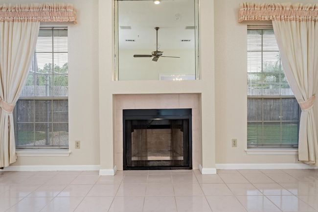 961 Green Meadow St, House other with 3 bedrooms, 2 bathrooms and null parking in Beaumont TX | Image 6