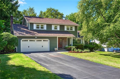8190 Pembroke Dr, Manlius, NY, 13104-2220 | Card Image