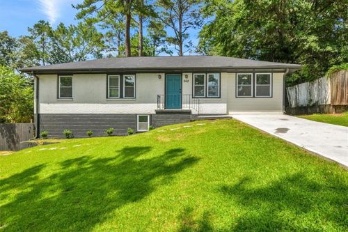 662 Melrose Dr, Forest Park, GA, 30297-3048 | Card Image