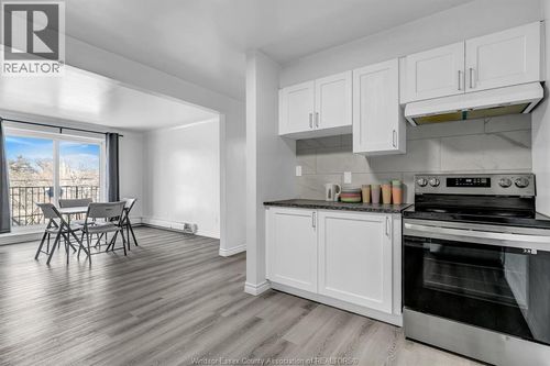 32-2136 Wyandotte St W, Windsor, ON, N9B1J9 | Card Image