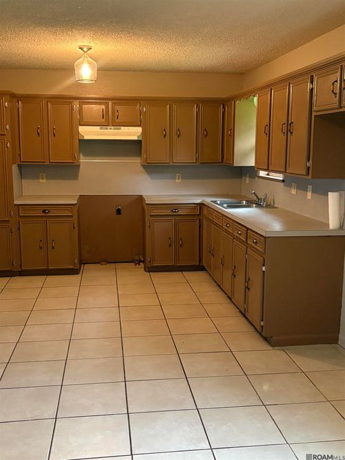 37108 Ellem Rd, Geismar, LA, 70734-3305 | Card Image
