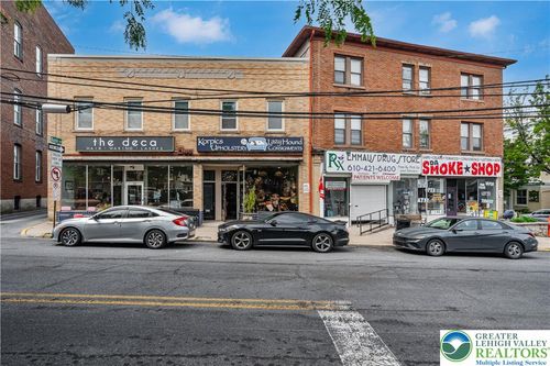 2 S 4th St, Emmaus, PA, 18049-2701 | Card Image