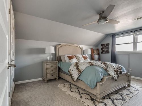 785 Nw 16th St, Moore, OK, 73160-3662 | Card Image