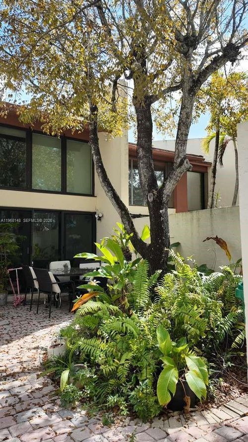 7825 Sw 103rd Pl, Miami, FL, 33173-2928 | Card Image