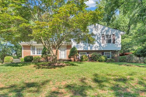 3403 Greencliff Rd, Roanoke, VA, 24018-3707 | Card Image
