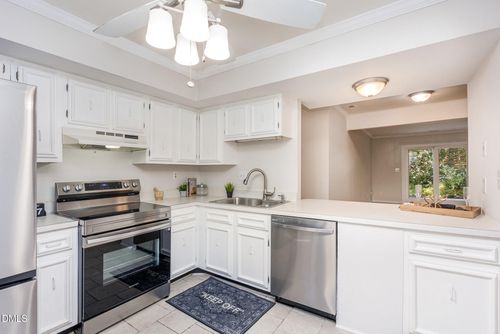 6018 Dixon Dr, Raleigh, NC, 27609-3604 | Card Image