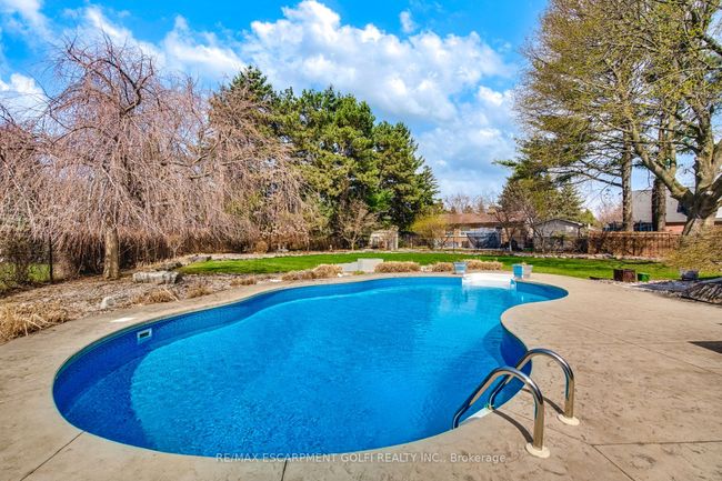 106 Cumming Crt, House other with 4 bedrooms, 3 bathrooms and 4 parking in Ancaster ON | Image 37