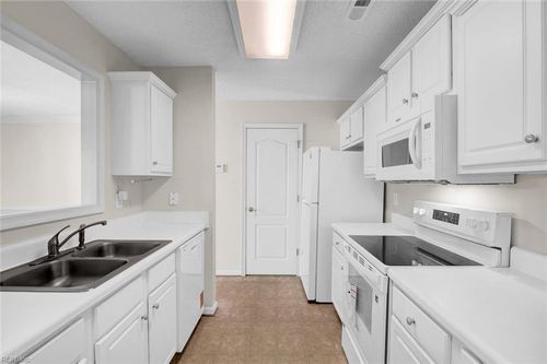 708 Lakeside Dr, Suffolk, VA, 23435-2790 | Card Image