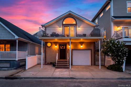 85 Virginia Ave, Long Beach, NY, 11561-1431 | Card Image