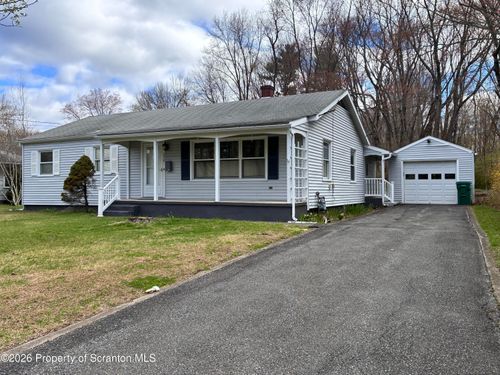 290 Marguerite St, East Stroudsburg, PA, 18301-2735 | Card Image