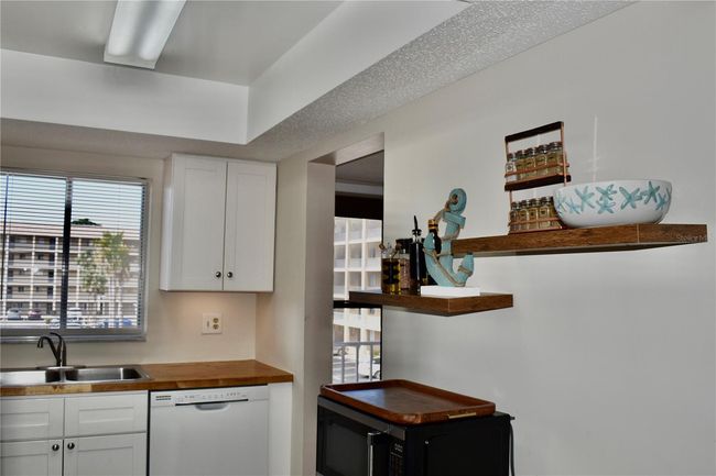 K327 - 3672 Lake Bayshore Dr, Condo with 2 bedrooms, 1 bathrooms and null parking in BRADENTON FL | Image 22