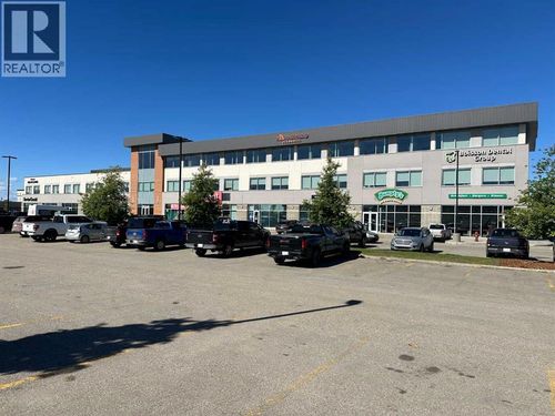 301-11601 101 Ave, Grande Prairie, AB, T8V3X9 | Card Image