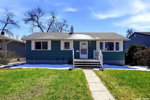 3039 Assiniboine Avenue, Regina, SK, S4S1E2 | Card Image