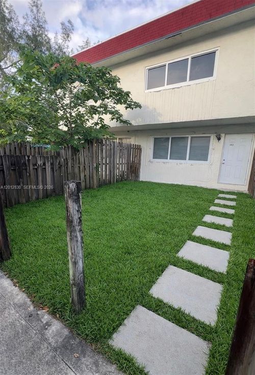 102-1560 Ne 151st St, North Miami Beach, FL, 33162-5957 | Card Image