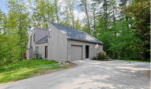 44 Coburn Woods Dr, Nashua, NH, 03063-2845 | Card Image