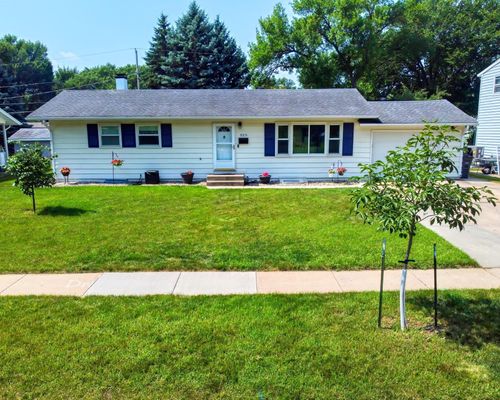 525 Maple Ln, Moorhead, MN, 56560-3236 | Card Image