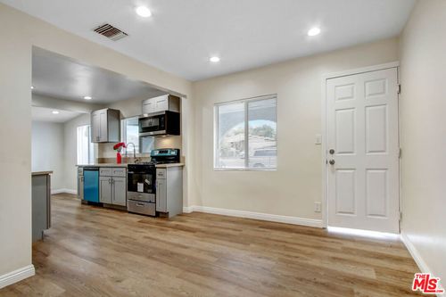1404 Hollister St, San Fernando, CA, 91340-3712 | Card Image
