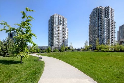 608-3663 Crowley Dr, Vancouver, BC, V5R6H4 | Card Image