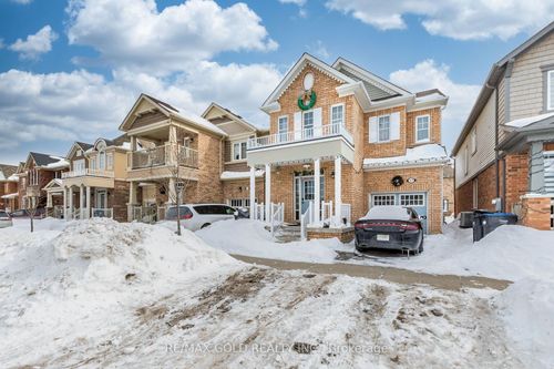 17 Redfern St, Brampton, ON, L7A4T8 | Card Image